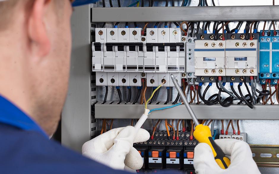 je recherche un électricien Paris 19