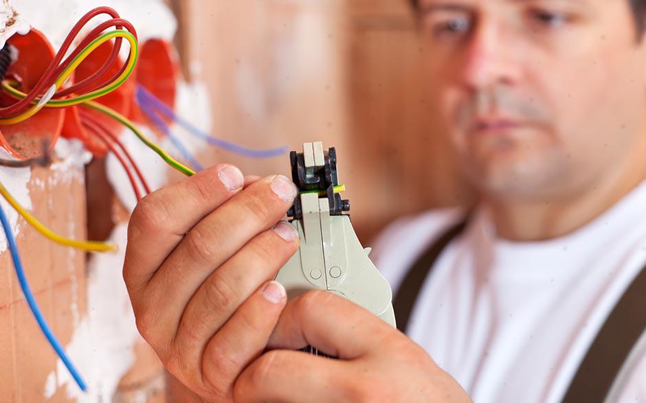 je recherche un électricien Paris 19